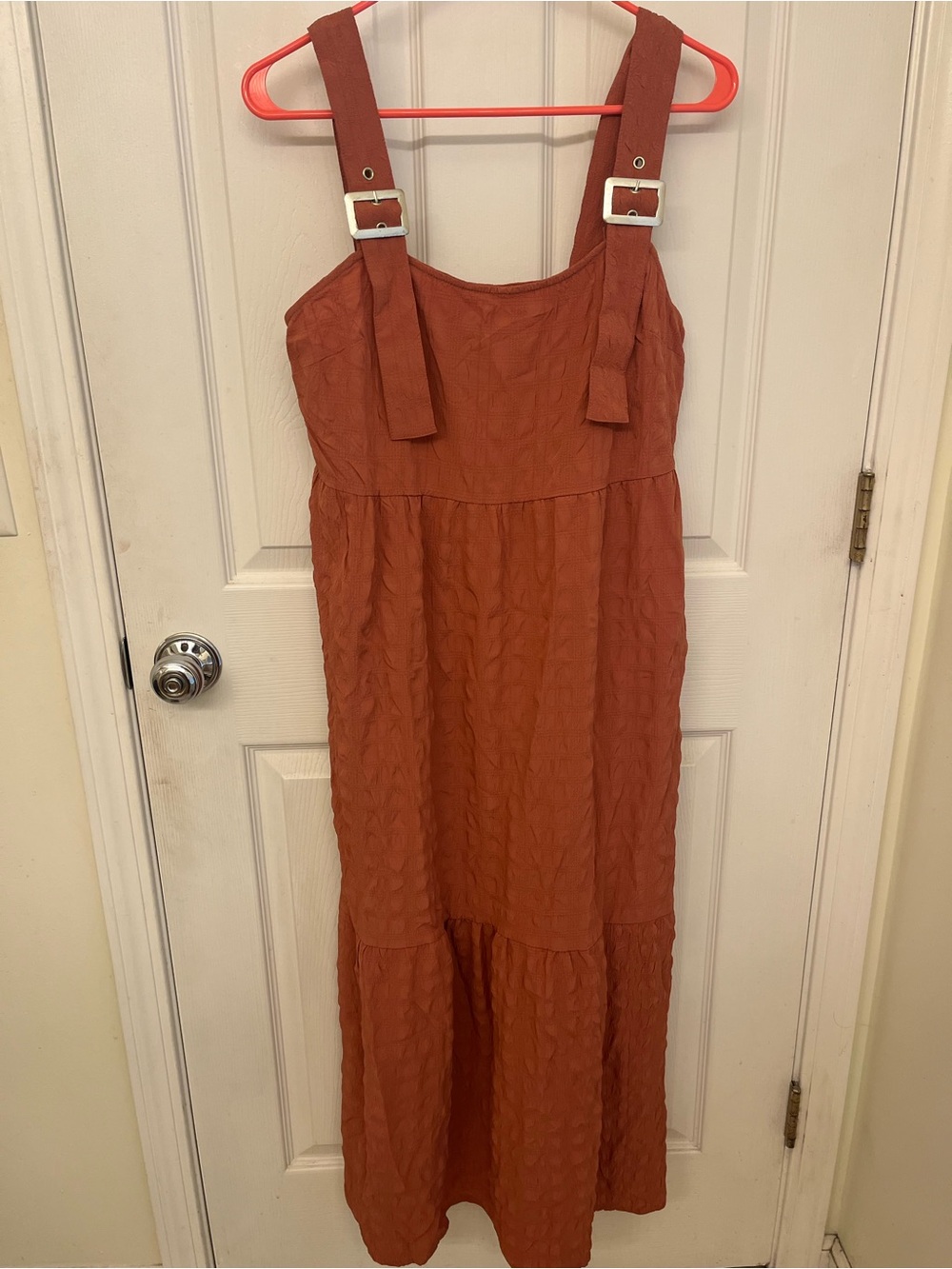 NEVER WORN - ASOS DESIGN Pink Bubble Texture Buckle Strap Midi Dress Size 6